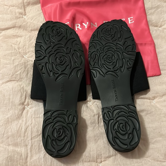 Taryn Rose black, Torte, thing sandals, rose embossed, SZ 10M, NWT - Picture 4 of 4